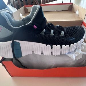 Nike Free Metcon 4 in Black and Aqua